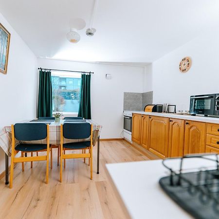 Hotel Nokling & Camping Hjelmeland Buitenkant foto