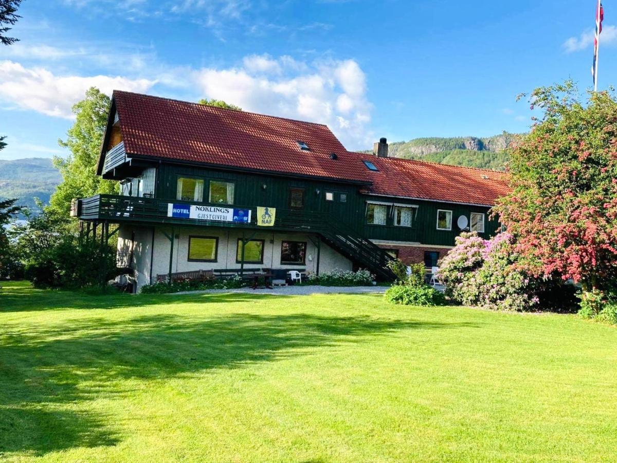 Hotel Nokling & Camping Hjelmeland Buitenkant foto