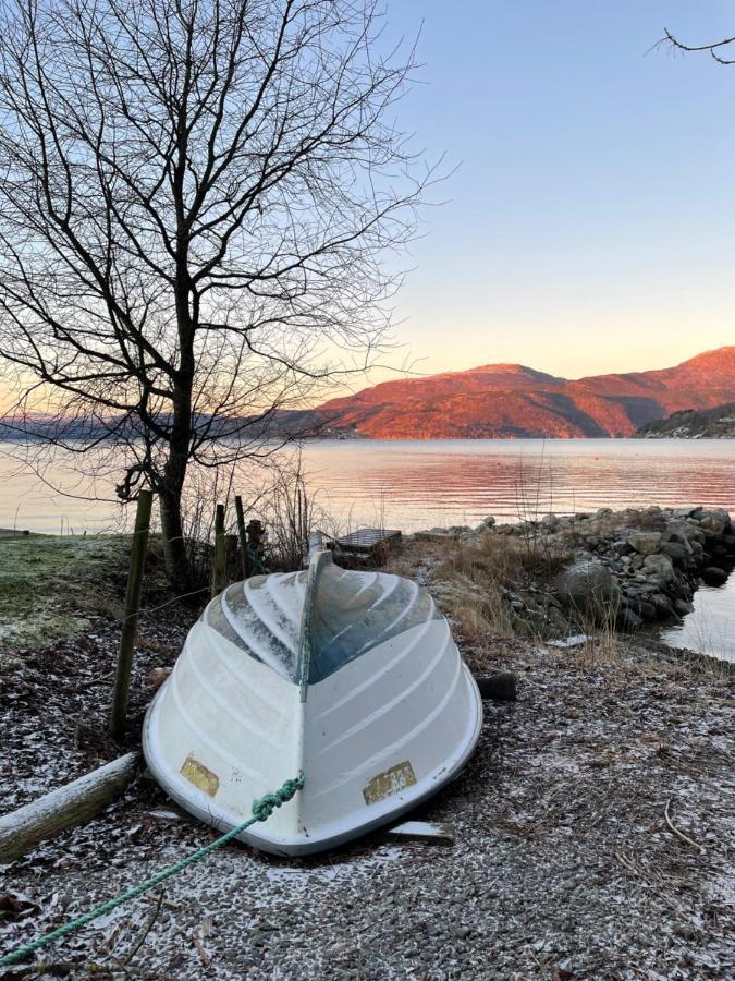 Hotel Nokling & Camping Hjelmeland Buitenkant foto