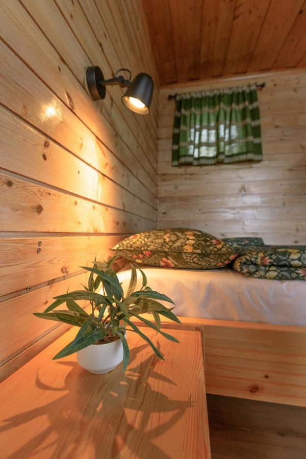 Hotel Nokling & Camping Hjelmeland Buitenkant foto