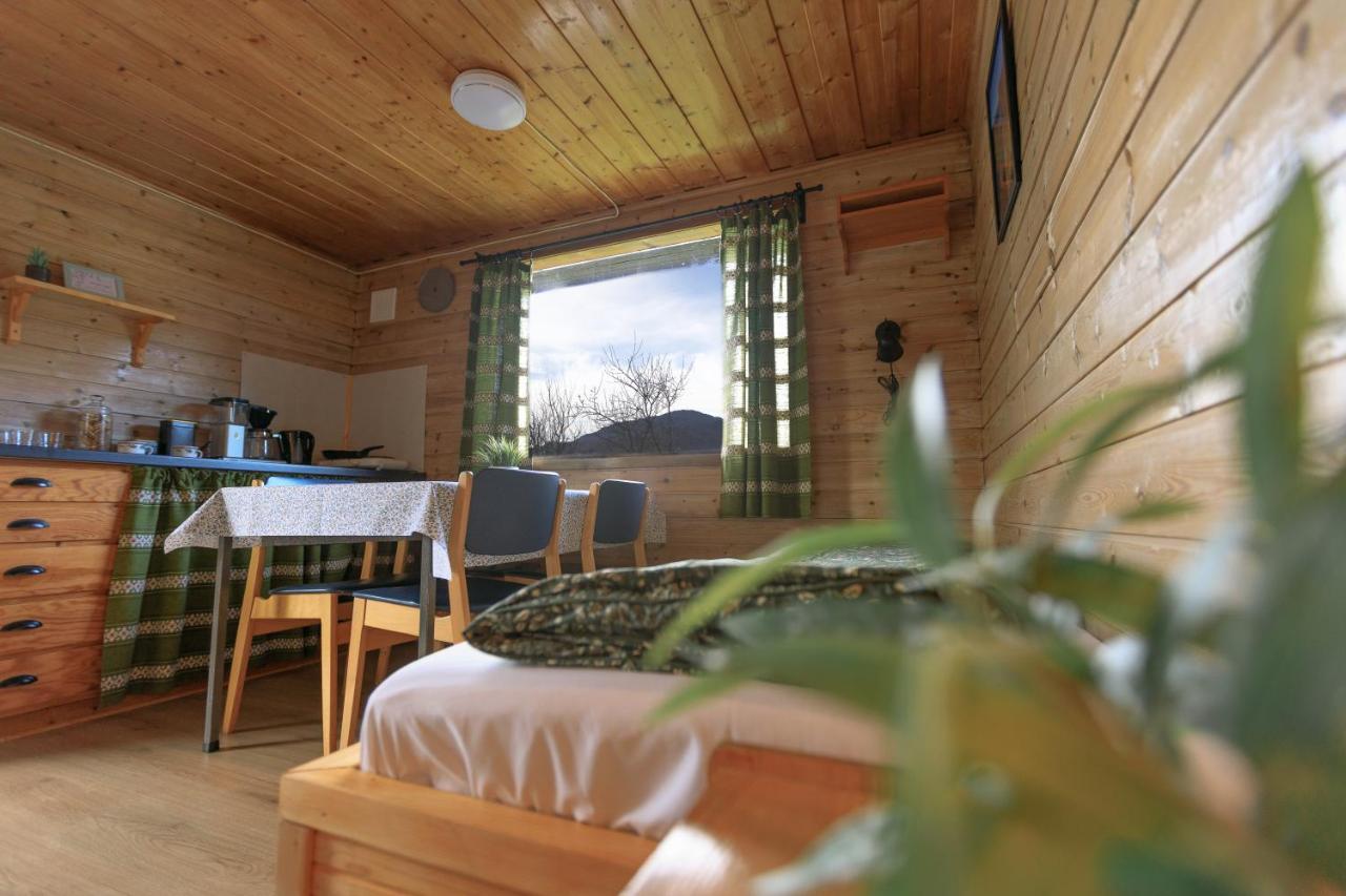Hotel Nokling & Camping Hjelmeland Buitenkant foto