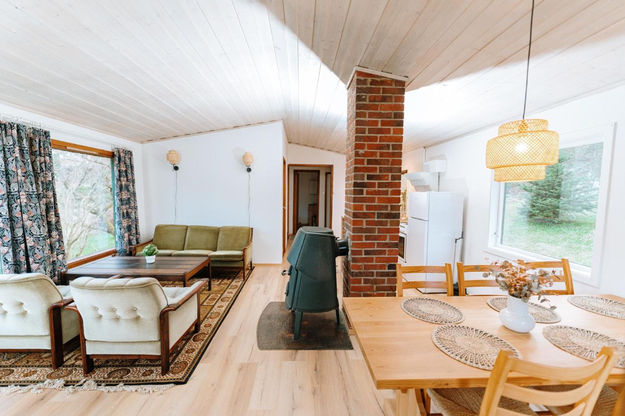 Hotel Nokling & Camping Hjelmeland Buitenkant foto